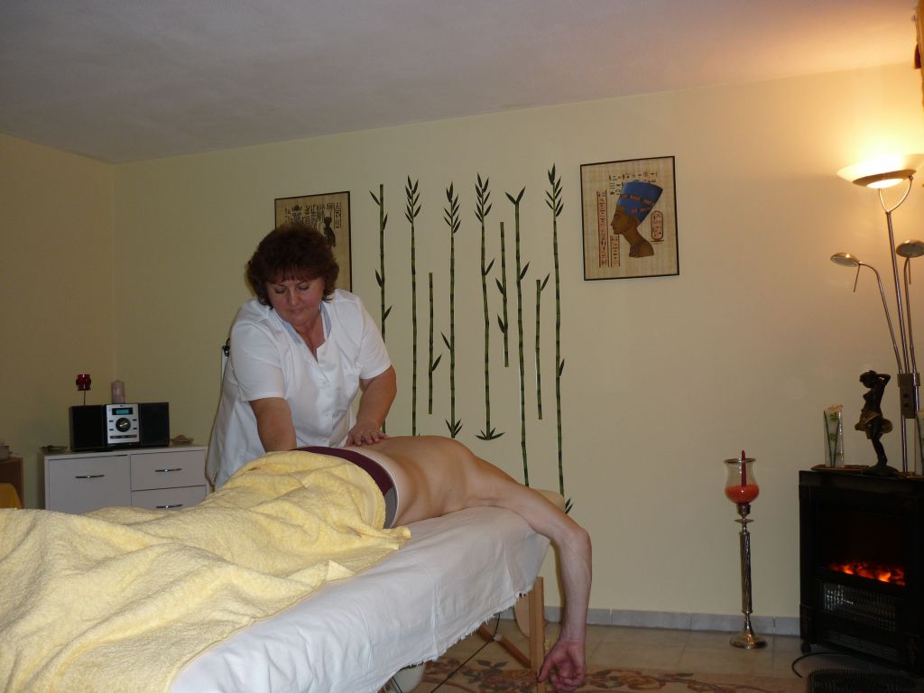 Massage2.JPG
