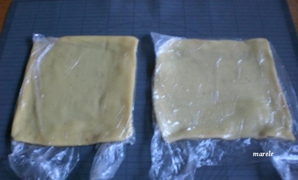 Pistazien Marzipan Stollen 1.jpg