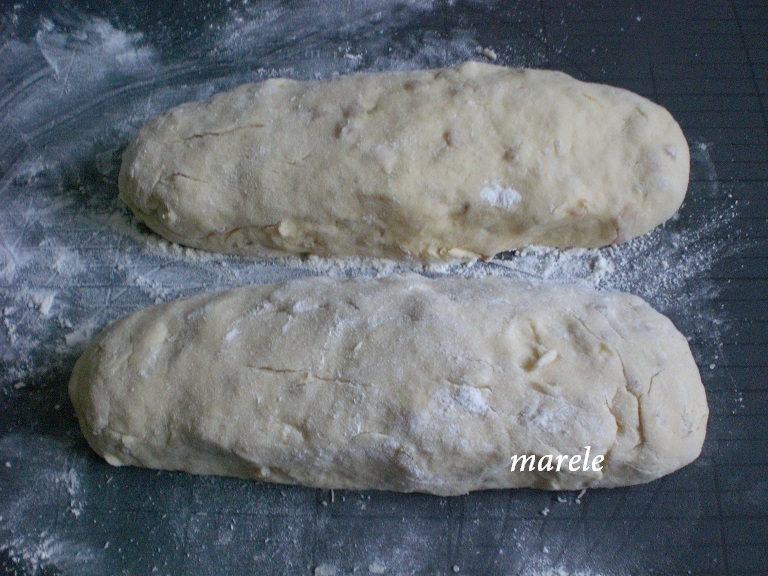 Штоллен с марципаном и курагой 4.JPG