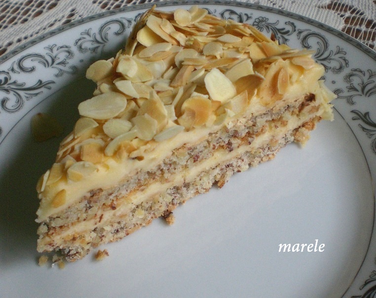 Schwedische Mandeltorte 1 - Kopie.JPG