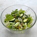 салат из капусты с огурцами и зеленым горошком